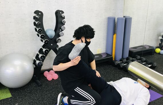 肩こり・腰痛の改善に効果のあるストレッチを体験いただけます/BANANA GYM